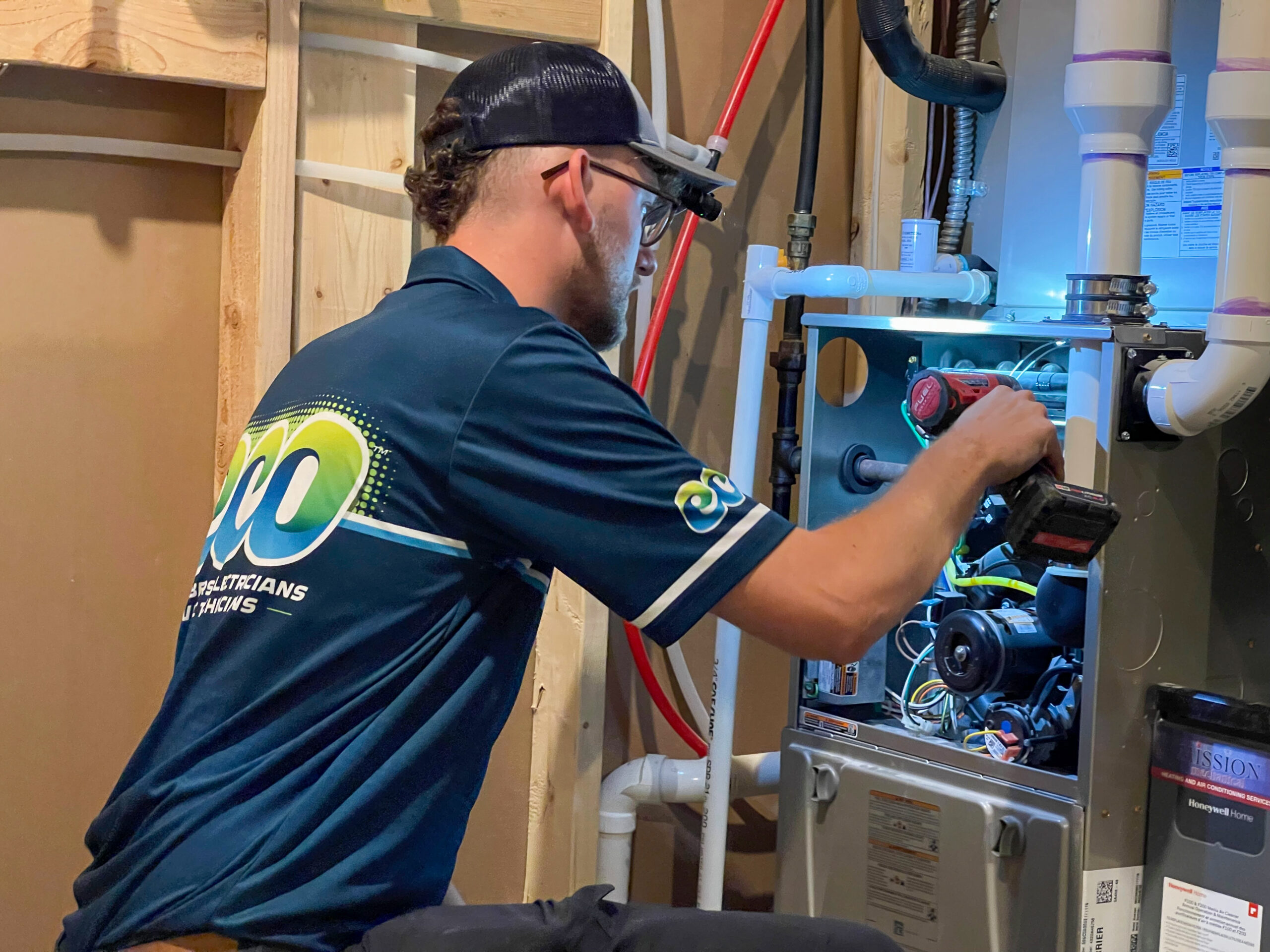 Heating Installation Furnace vs. Heat Pump - Which Is Best for Your Home