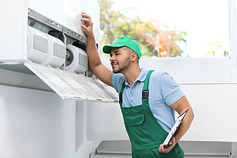 What an AC Maintenance Technician Actually Does During a Service Visit