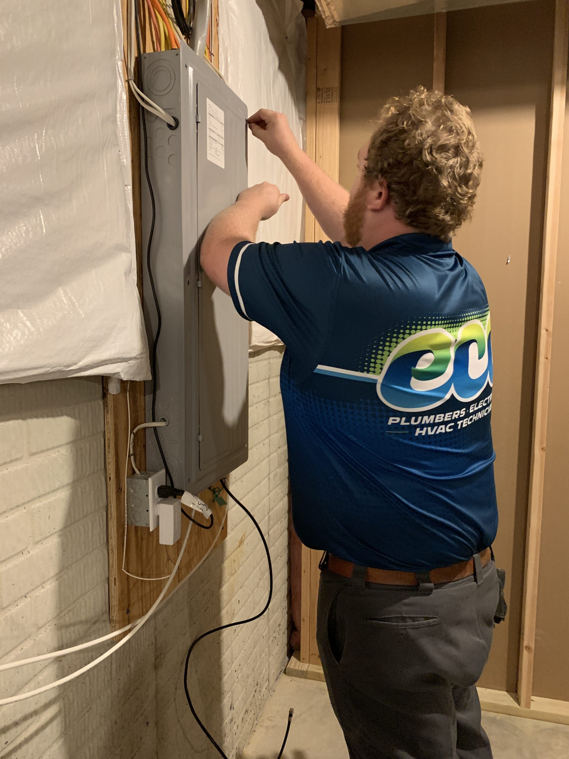 Why You Need an Electrician Before Hanging Holiday Lights This Year